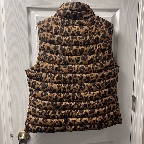 GAP UPCYCLED PUFFER WOMENS VEST SIZE LARGE - Picture 3 of 5